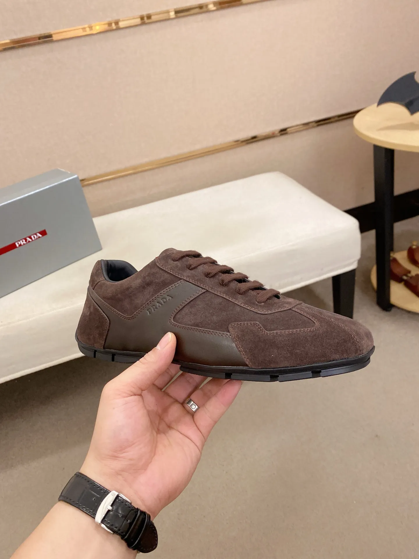 Men's shoes 💰 480💰 ✔️✔️✔️Top high version High-quality new PRADA (Prada) counters are launched at the same time. The new men's shoes and 😘fabrics are purely handmade in Niujing. Lining: Full cowhide lining. 👍🏿High-end☄️Open-molded non-slip rubber outsole, exquisite lines, simple and elegant, comfortable and high-end for leisure travel. Code number: 38-44. Can be customized45